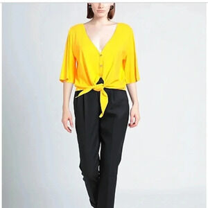 SANDRO
Solid color shirt